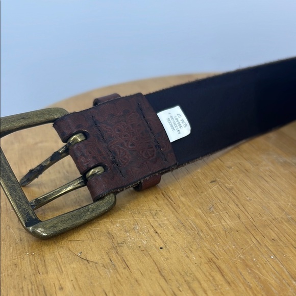 Gap floral embossed Brown Leather Belt with Brass Buckle M - Picture 2 of 12